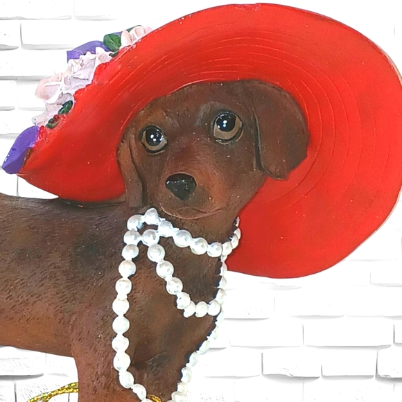 Divas w/ Hat-titude Dachshund Figurines, Hamilton Collection, Lot Of 2 as Shown - Picture 3 of 7